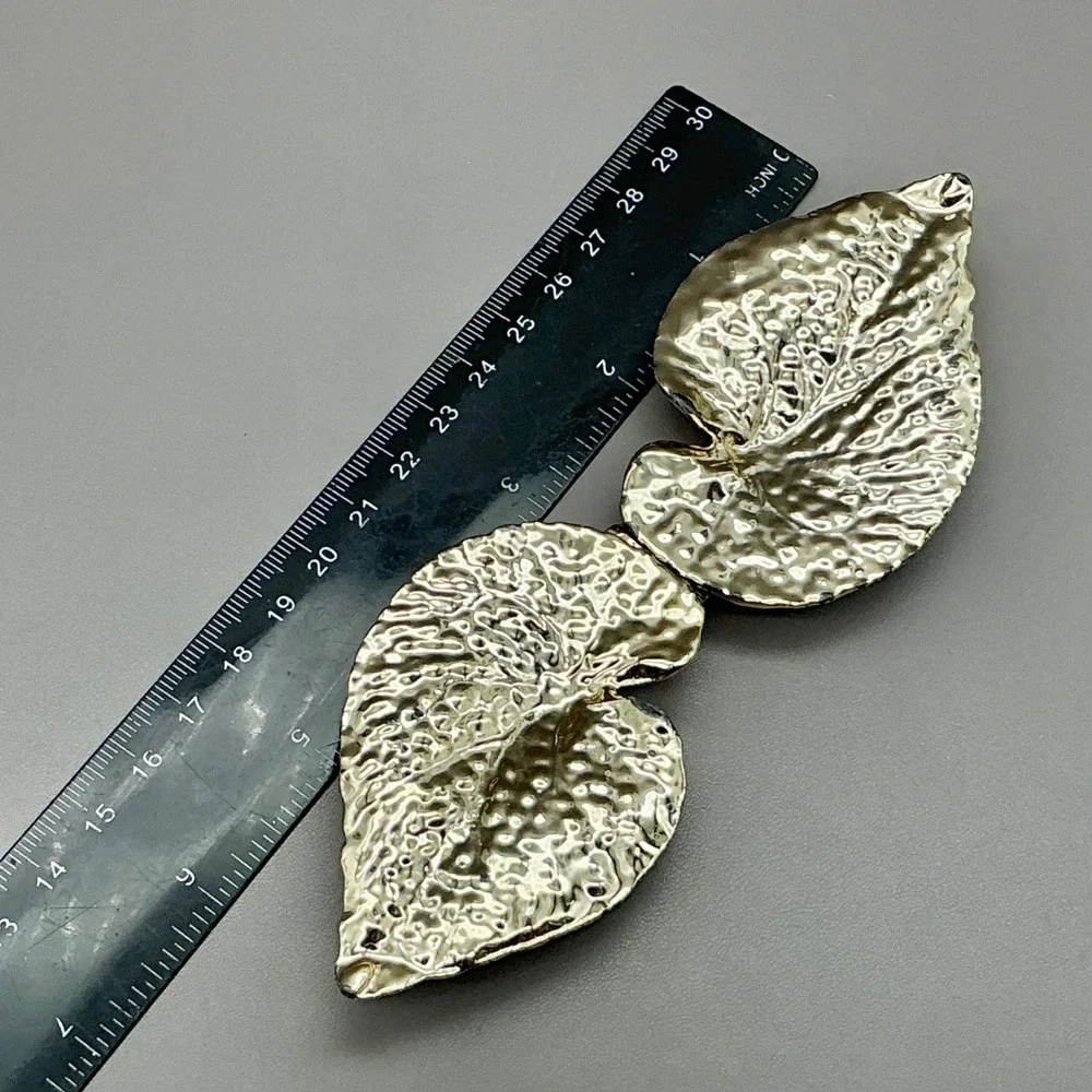 Belt Buckle Women Gold Tone Textured Leaf Interlocking Clasp Vintage 4 Inch